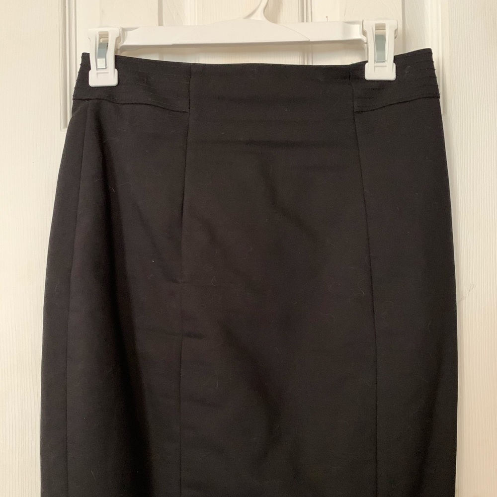 H&M black pencil skirt